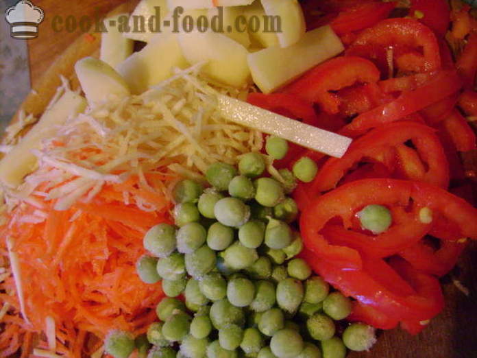 Grøntsagssuppe med kødboller og nudler - hvordan man laver suppe med kødboller og nudler, med en trin for trin opskrift fotos