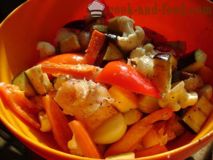 Kyllingefilet med grøntsager i ovnen - hvordan man laver kylling med grøntsager, en trin for trin opskrift fotos