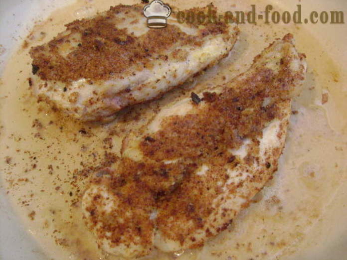 Kyllingebryst med pels af omelet i en gryde - hvordan man laver kyllingebryster under en pels til middag, med en trin for trin opskrift fotos