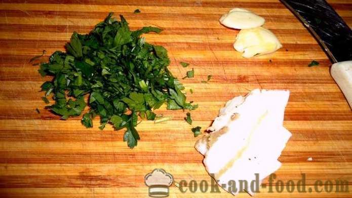 Rigtig ukrainske Borsch med bacon og hvidløg - hvordan man laver ægte ukrainsk borscht krydret med bacon og hvidløg, med en trin for trin opskrift fotos