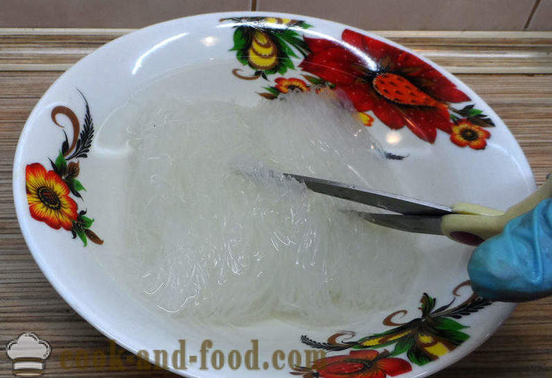 En lækker salat med Funchoza og grøntsager - hvordan man forbereder en salat Funchoza derhjemme, trin for trin opskrift fotos