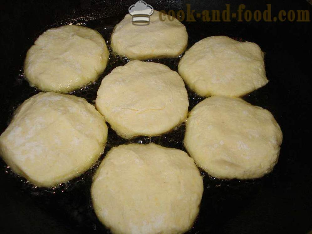 Cheesecakes, ostemasse i en gryde - hvordan man laver ostemasse hytteost, en trin for trin opskrift fotos