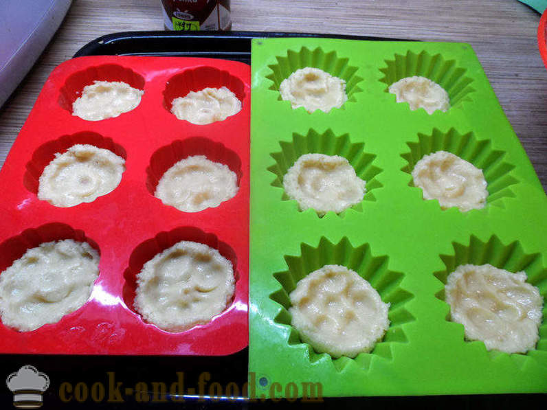 Simple cupcakes på yoghurt eller creme fraiche med semulje - hvordan man laver cupcakes i dåser, skridt for skridt opskrift fotos