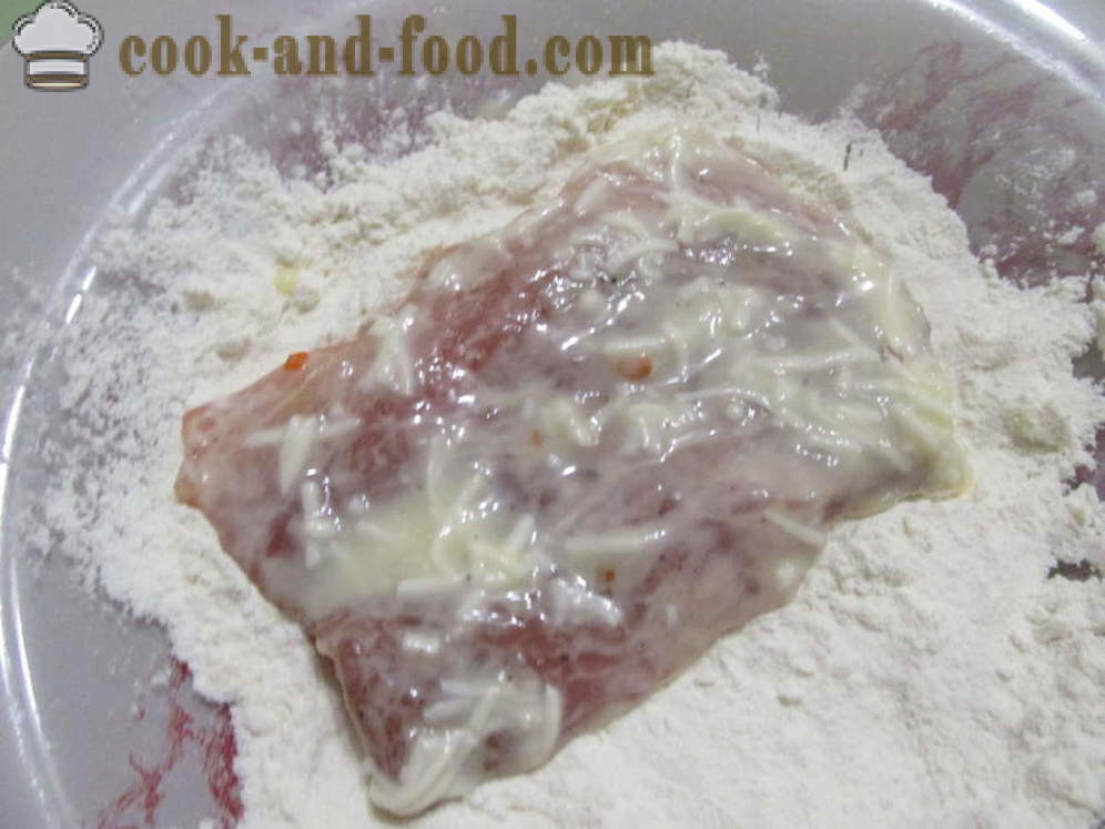 Saftige svinekoteletter i ovn med ost dej - hvordan man kan tilberede svinekoteletter i ovnen, med en trin for trin opskrift fotos