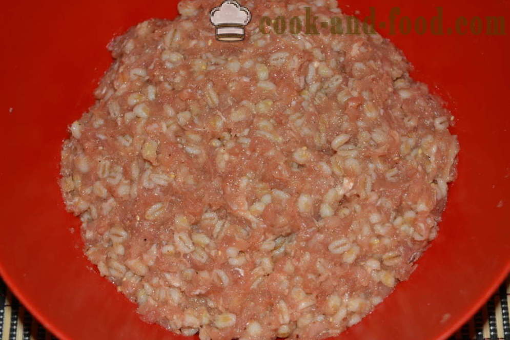 Kødboller af hakket kød med byg i ovnen - hvordan man laver frikadeller med sovs, en trin for trin opskrift fotos