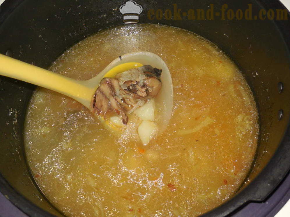 Suppe af fiskekonserves i multivarka - hvordan man kan tilberede fisk suppe fra dåse, trin for trin opskrift fotos