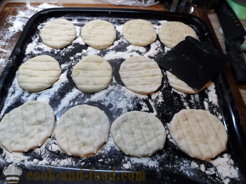 Løg brød i ovnen eller løg boller - ligesom hvordan til at bage brød, løg, en trin for trin opskrift fotos
