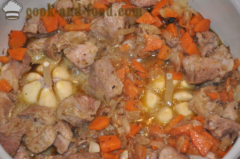 Lækker pilaf pilaf med svinekød i en gryde - hvordan man laver pilaf smuldrende svinekød på pladen, en trin for trin opskrift fotos
