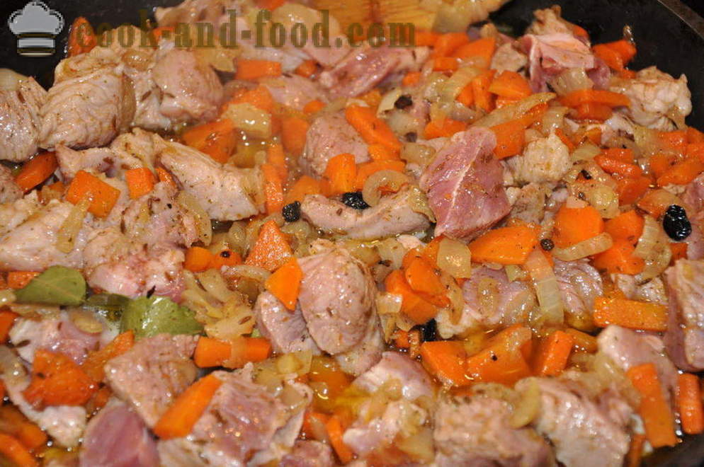 Lækker pilaf pilaf med svinekød i en gryde - hvordan man laver pilaf smuldrende svinekød på pladen, en trin for trin opskrift fotos