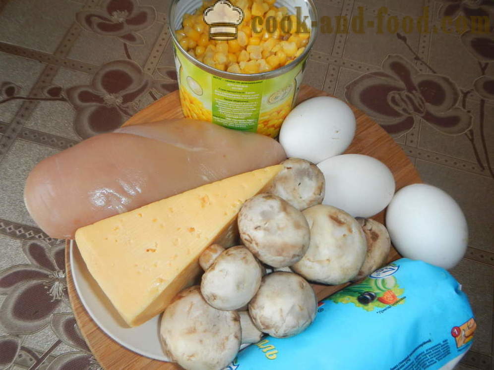 Salat lag: kylling, champignon, ost og æg - hvordan til at lægge ud en salat lag, en trin for trin opskrift fotos