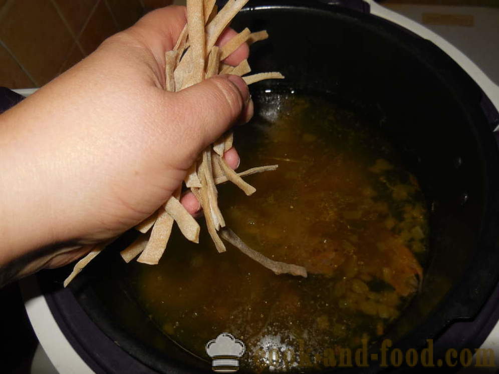 Suppe med hjemmelavede nudler og kylling hjerter - hvordan man laver kylling suppe i multivarka, skridt for skridt opskrift fotos
