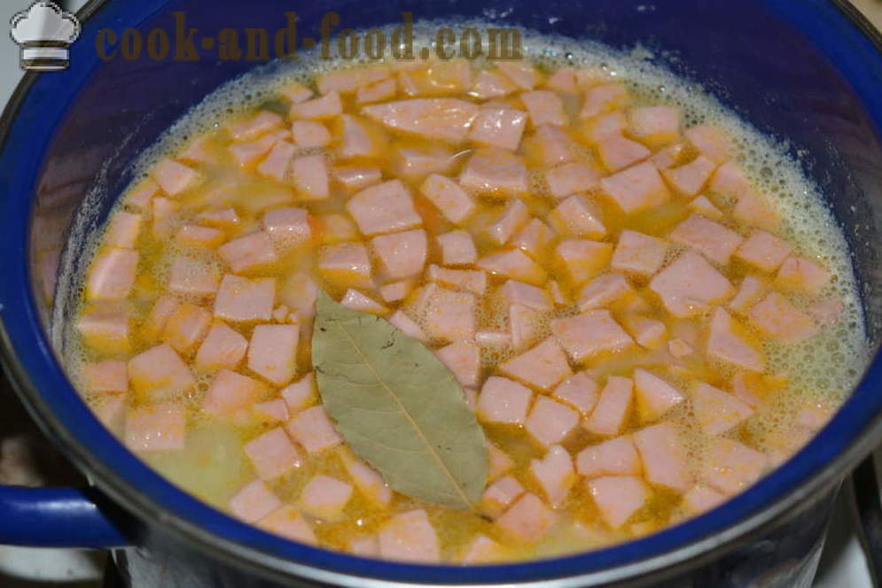 Kartoffel suppe med croutoner og salami - hvordan man laver suppe fra en kartoffel, en trin for trin opskrift fotos