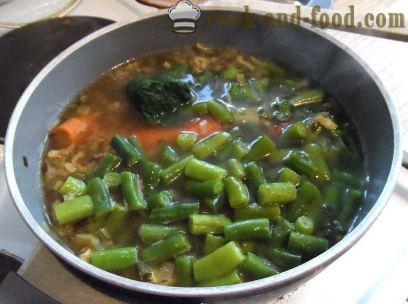 Grøntsagssuppe - hvordan man kan koge suppe af grønne grøntsager, en trin for trin opskrift fotos