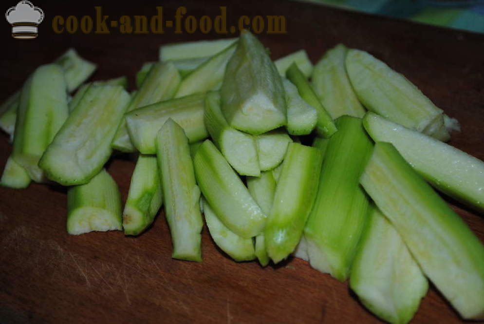 Lækre zucchini med valnødder og hvidløg - hvordan man forbereder en salat af squash og nødder, med en trin for trin opskrift fotos