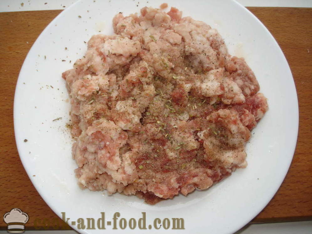 Fyldt kål med kød og ris i tomatsovs - hvordan man laver fyldte kål med hakket kød i en gryde, med en trin for trin opskrift fotos
