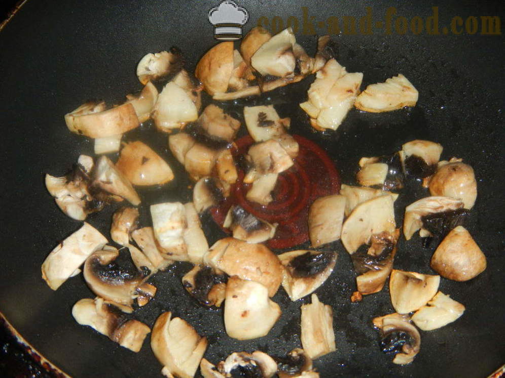 Røræg med svampe og ost i en gryde - hvordan man laver røræg med creme fraiche, en trin for trin opskrift fotos