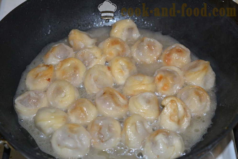 Trin for trin, hvordan man kan stege frosne dumplings i panden, opskrift med billede