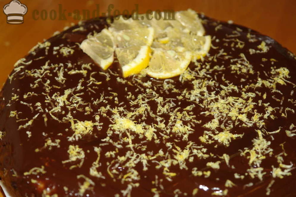 En lækker chokolade svamp kage med creme fraiche - hvordan man laver en chokoladekage, en trin for trin opskrift fotos