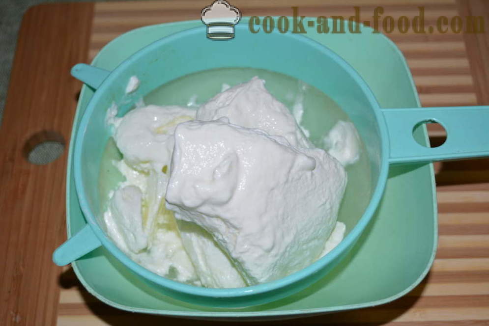 Hytteost af frossen yoghurt - hvordan man laver ost fra butikken yoghurt derhjemme, trin for trin opskrift fotos