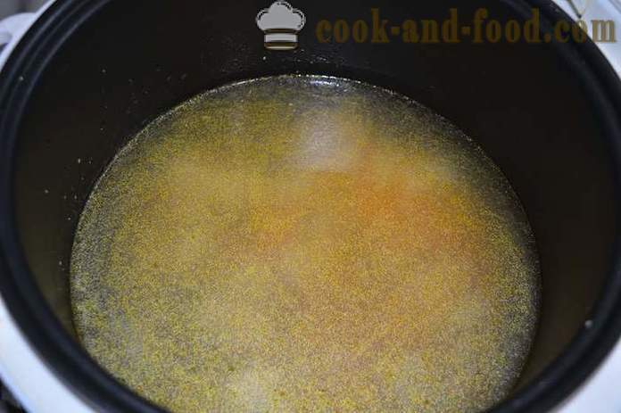 Velsmagende kylling suppe med nudler i multivarka - uden kartofler