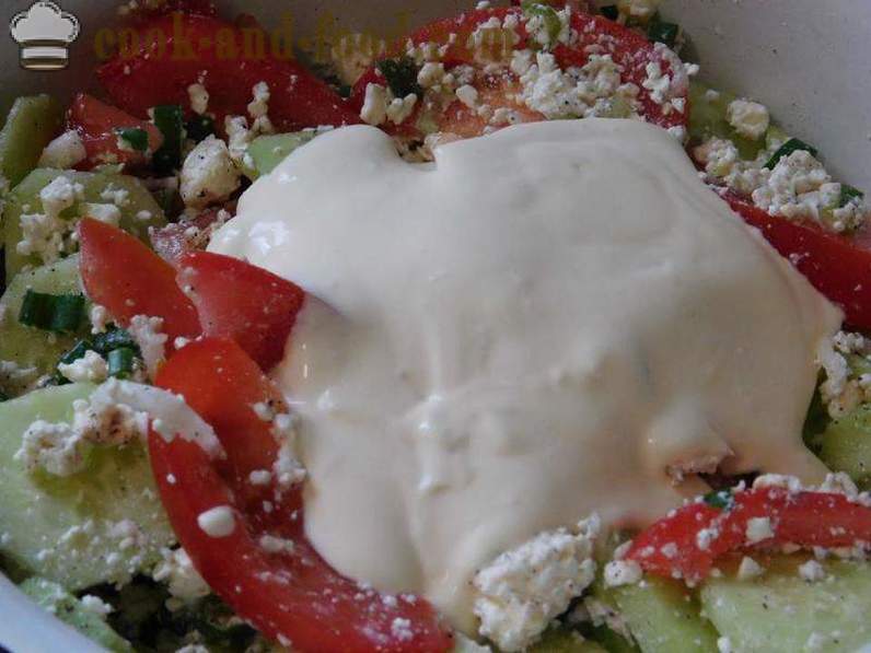 Bonde salat med ost, agurk og tomat til frokost eller middag - hvordan man forbereder grøntsager salat med ost, opskrift med billede