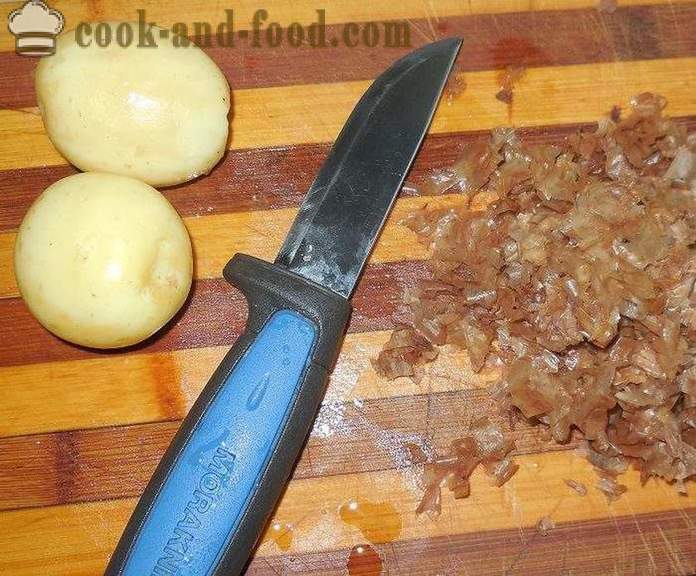 Lækre nye kartofler bagt i ovnen med kødet - så lækker bagt nye kartofler i hullet, opskriften med fotos, trin for trin