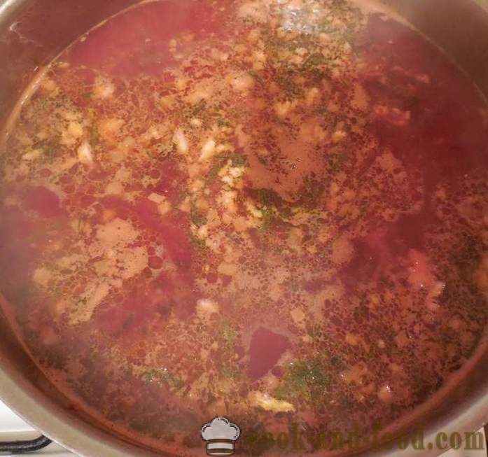 Klassisk, varm suppe rødbeder suppe med kød - hvordan man laver rødbeder suppe, en trin for trin opskrift fotos