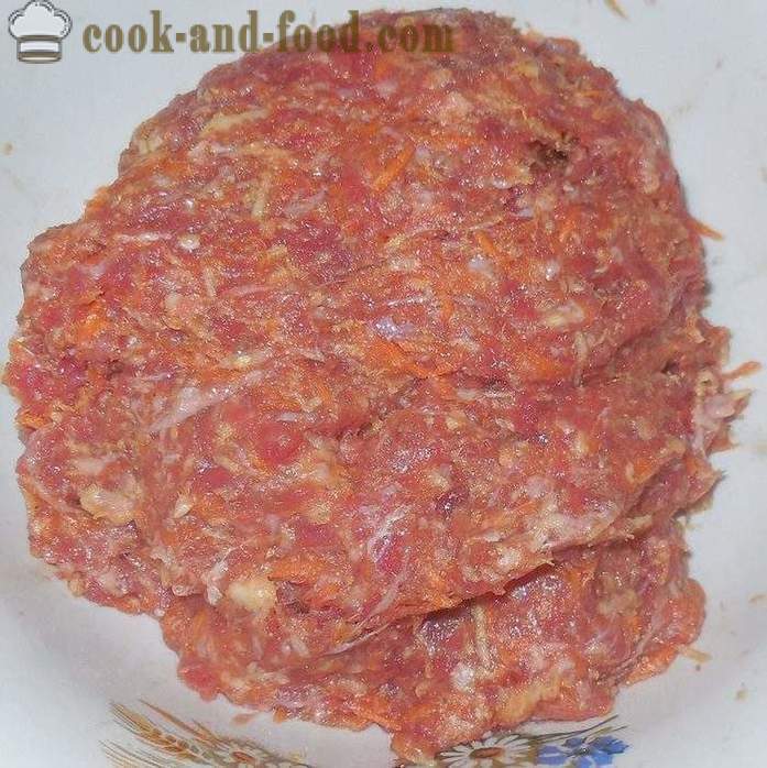 Lækre bøffer af hakket kød: svinekød, oksekød, gulerødder og hvidløg - hvordan man laver koteletter af kød, en trin for trin opskrift fotos