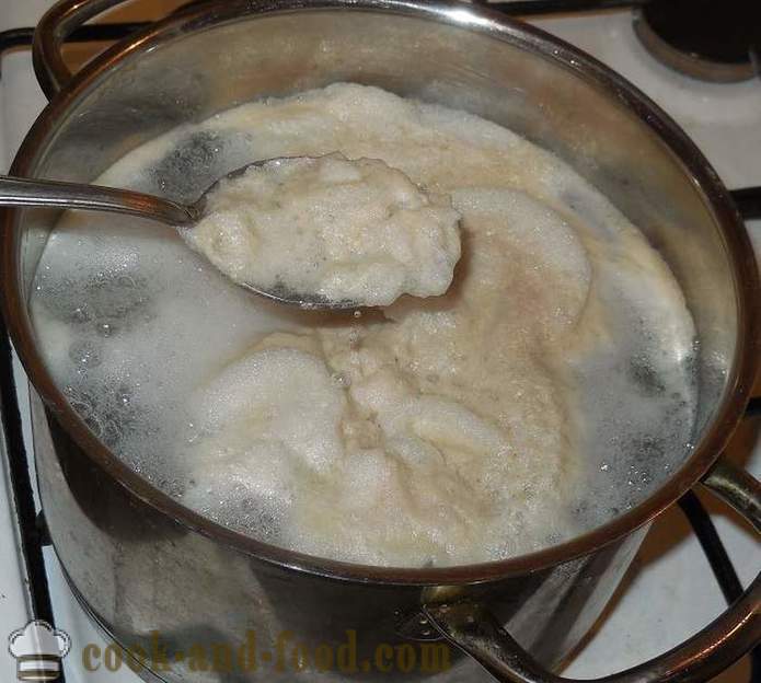 Suppe med melboller i kød bouillon - hvordan man laver dumplings æg og mel - en trin for trin opskrift fotos