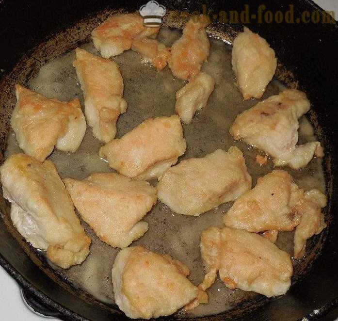Hvordan at lave mad kylling i en gryde med stivelse - saftig og velsmagende - opskriften med et foto