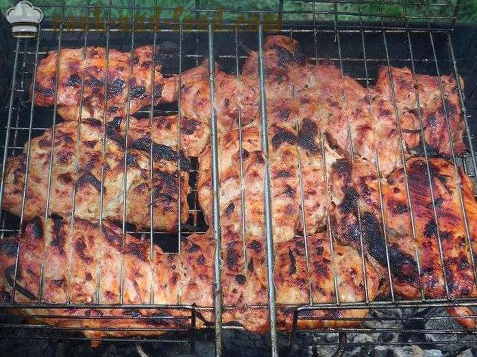 Grill kylling på grillen - lækre og saftige skewers af kylling i tomatsovs - en trin for trin opskrift fotos
