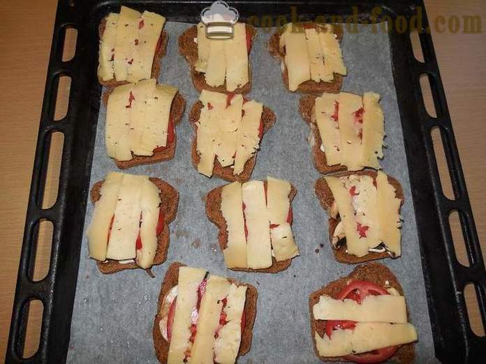 Lækre varme sandwich med svampe svampe - opskrift på varme sandwich i ovnen - med billeder