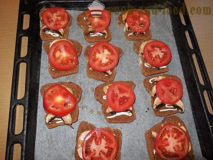 Lækre varme sandwich med svampe svampe - opskrift på varme sandwich i ovnen - med billeder