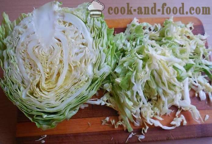 Nem og lækker foråret salat af kål, radise og agurker uden mayonnaise - hvordan man laver en fjeder salat med en trin for trin opskrift fotos