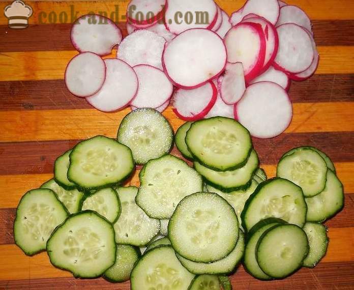 Nem og lækker foråret salat af kål, radise og agurker uden mayonnaise - hvordan man laver en fjeder salat med en trin for trin opskrift fotos