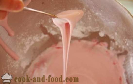 Rå hvid og farve glasur - en opskrift hvordan man forbereder glasur af flormelis og protein