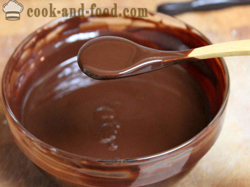 Cremet chokolade glasur fra kakao, sukker og mælk - hvordan man laver en chokolade belægning af kakao opskrift med video