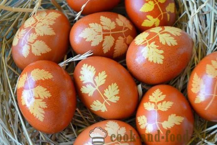 Påskeæg farvet med løg avner - hvordan man kan male æg i løg skind, enkle måder at male påske.
