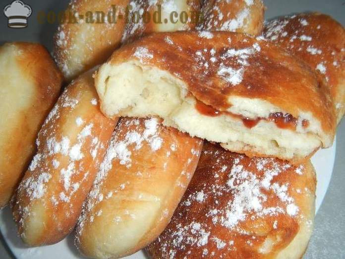 Frodige gær donuts fyldt med syltetøj - hvordan man gør donuts på tørgær og mælk, en trin for trin opskrift fotos