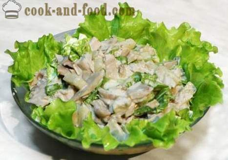 Mushroom salat med svampe, ost og æg. Enkel, velsmagende og sund opskrift med fotos.