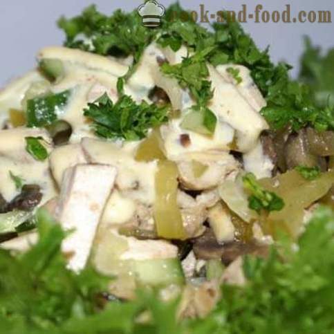 Indsamling af salat opskrifter med kylling og svampe