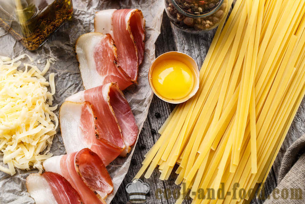 Italienske køkken: pasta carbonara tre opskrifter med fløde