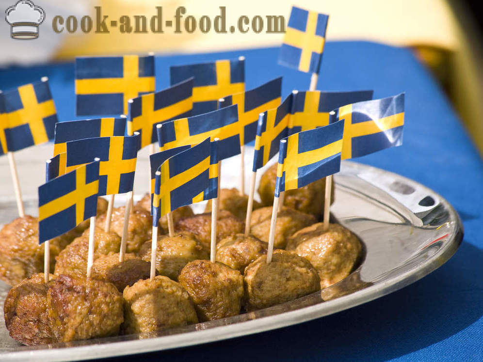 Sverige: Karlsson foretrukne frikadeller og søde ærtesuppe - video opskrifter derhjemme